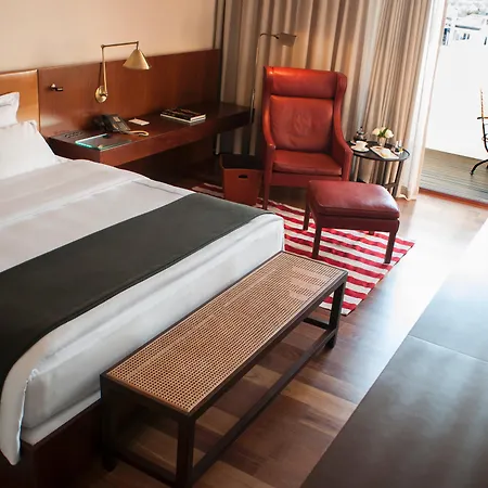 Square Nine Belgrade-the Leading Of The World Belgrado
