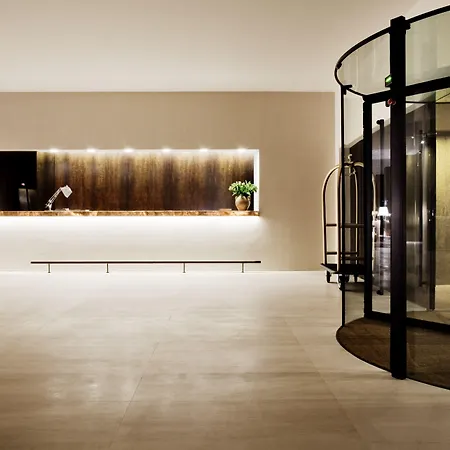 Square Nine Belgrade-the Leading Of The World 贝尔格莱德