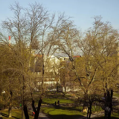 Hotel Square Nine Belgrade-the Leading Of The World Beograd