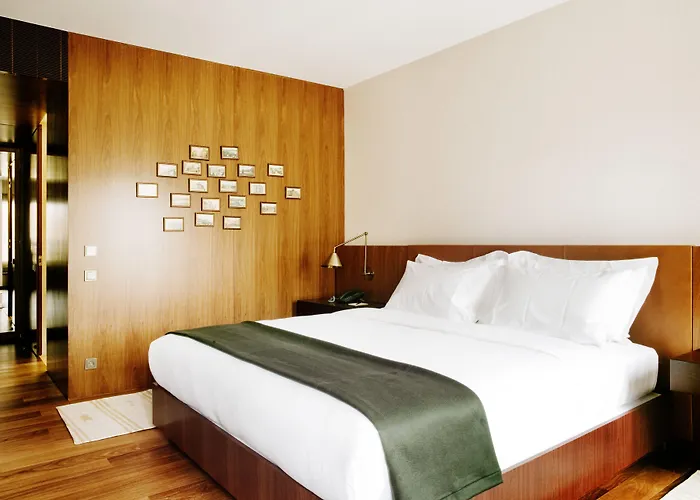 Square Nine Belgrade-the Leading Of The World